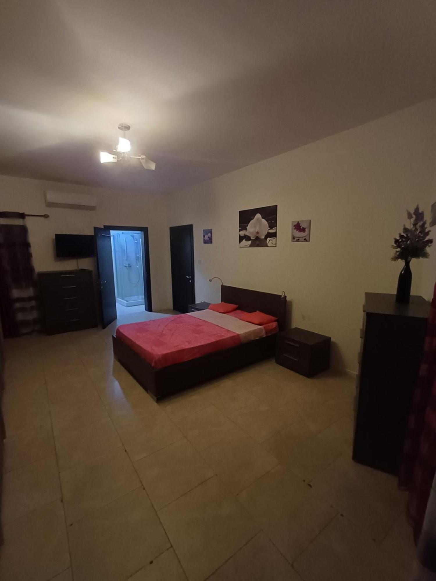 Apartament Inessa'S Flat Pietà Zewnętrze zdjęcie